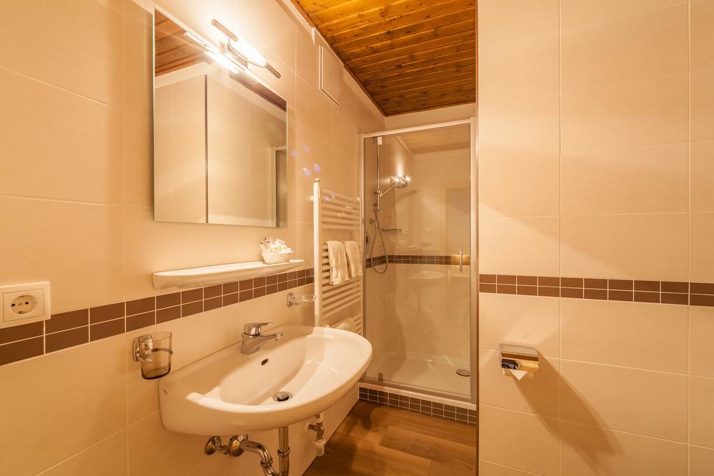 Berggasthaus Agritur Moserhof Braies  Kültér fotó
