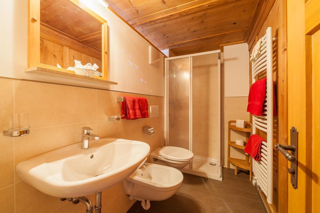 Berggasthaus Agritur Moserhof Braies  Kültér fotó